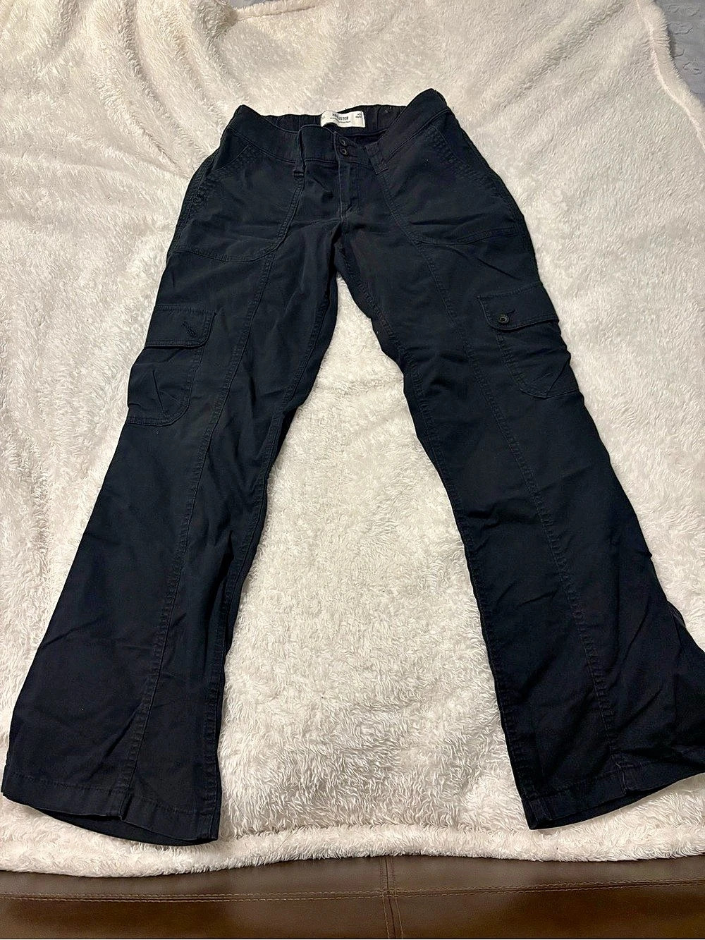 Hollister Mid-Rise Relaxed Boot Cargo Pants Black Waist 28